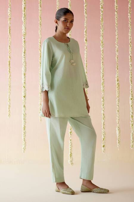 Buy Nero India Green Handloom , Embroidery Round Floral Cutwork Tunic And Pant Set Online at Aza Fashions Buy_Nero India_Green Handloom , Embroidery Round Floral Cutwork Tunic And Pant Set _Online_at_Aza_Fashions