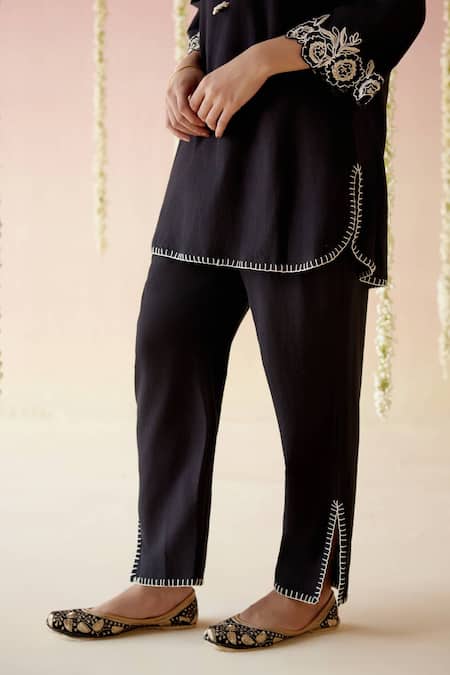 Nero India_Black Handloom Cotton Embroidery Round Neck Floral Tunic And Pant Set _Online_at_Aza_Fashions