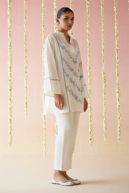Shop_Nero India_Cream Handloom Cotton Embroidery V-neck Floral Tunic Set _Online_at_Aza_Fashions