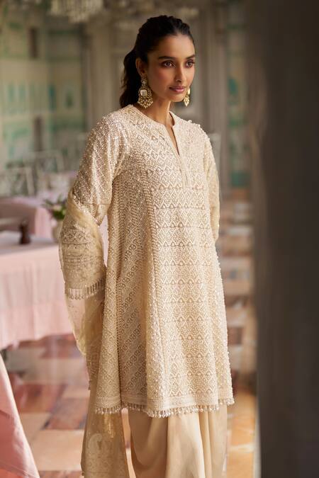 Buy_Seema Gujral_Cream Net, Silk Pearls, Sequins Split V-neck Geometric Embroidered Kurta Set_Online_at_Aza_Fashions