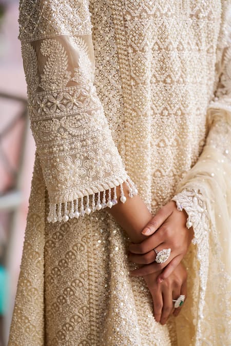 Buy_Seema Gujral_Cream Net, Silk Pearls, Sequins Split V-neck Geometric Embroidered Kurta Set