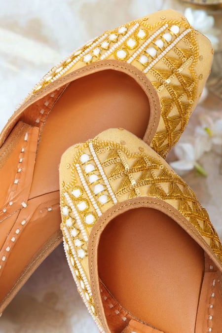 House Of Vitti India Gold Embroidery Light Juttis Online at Aza Fashions House Of Vitti India_Gold Embroidery Light Juttis _Online_at_Aza_Fashions