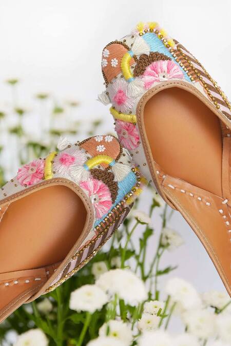 House Of Vitti India Multi Color Embroidery Juttis Online at Aza Fashions House Of Vitti India_Multi Color Embroidery Juttis _Online_at_Aza_Fashions