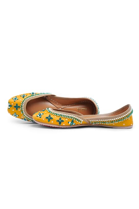 House of Vitti India Marigold Floret Embroidered Juttis 