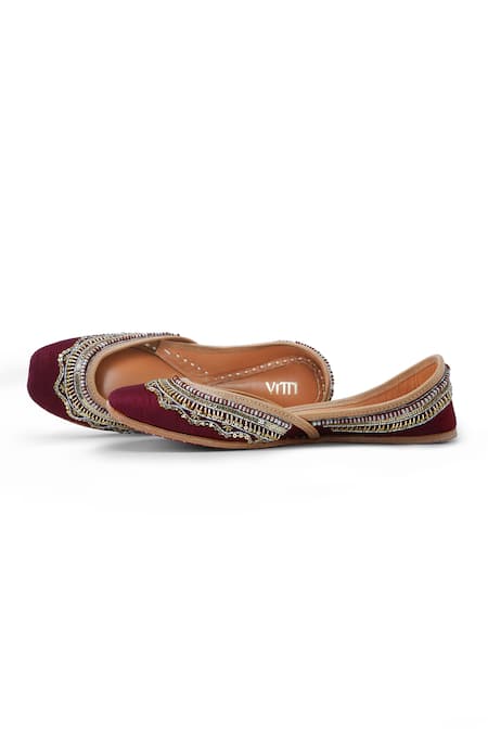 House of Vitti India Cosmos Nalki Embellished Juttis 