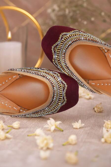 House Of Vitti India Maroon Zari Embellished Juttis Online at Aza Fashions House Of Vitti India_Maroon Zari Embellished Juttis _Online_at_Aza_Fashions