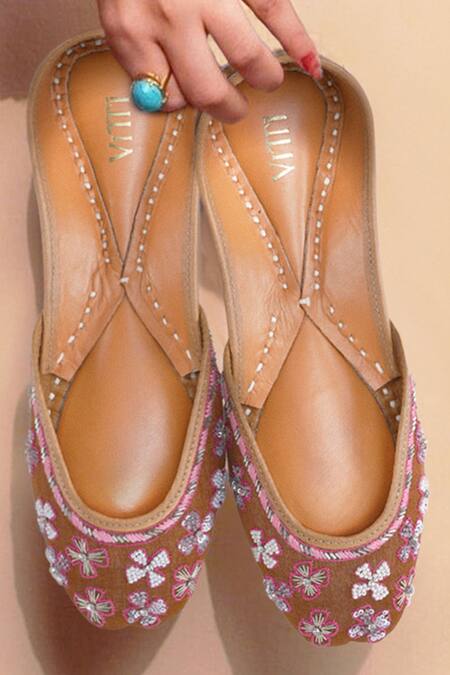 Buy_House Of Vitti India_Brown Dabka Embroidered Cocoa Juttis _Online_at_Aza_Fashions