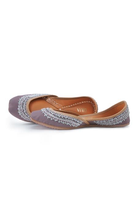 House of Vitti India Crystalline Crest Vine Embroidered Juttis 