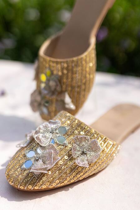 House Of Vitti India_Zardozi 3d Sheesh Bloom Embroidered Mules _Online_at_Aza_Fashions