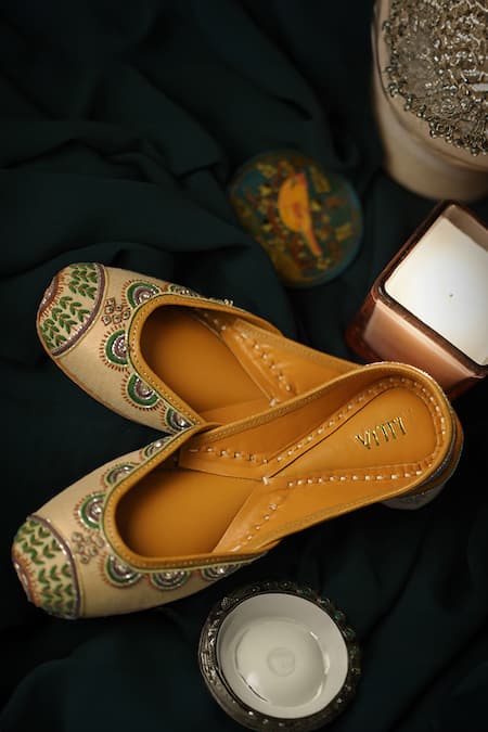 House of Vitti India Evergreen Tribal Bloom Embroidered Juttis 