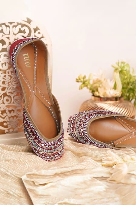 Buy_House Of Vitti India_Maroon Cut Work, Zari, Sequins Cutdana Embroidered Juttis _Online_at_Aza_Fashions