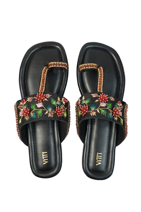 Buy_House Of Vitti India_Black Embroidery Floral Kolhapuris _Online_at_Aza_Fashions