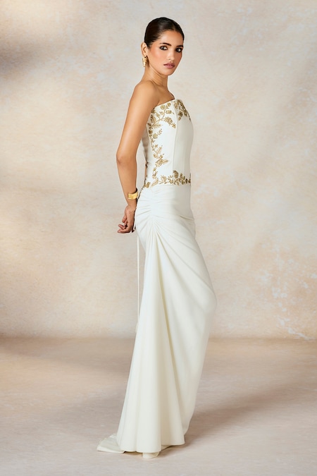 Buy_Masaba_Ivory Crepe Cut Work, Sequins, Metallic Thread, The Thandai Corset And Skirt Set _Online_at_Aza_Fashions