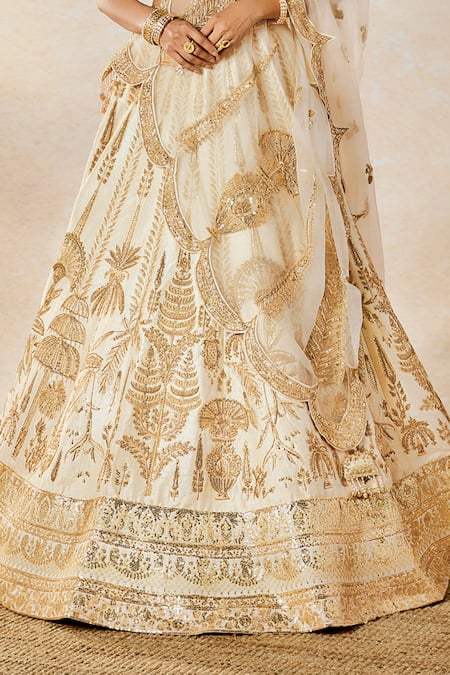 Buy Masaba Ivory , Organza Metallic Malai Barfi Embroidered Bridal Lehenga Set Buy_Masaba_Ivory , Organza Metallic Malai Barfi Embroidered Bridal Lehenga Set