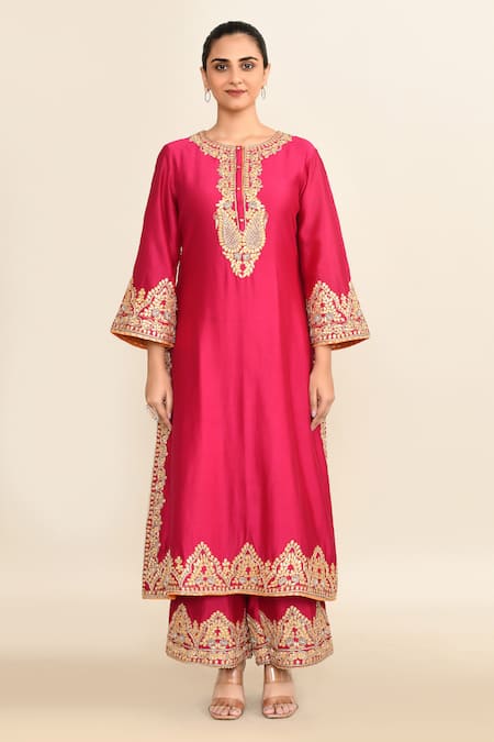 Sheetal Batra_Pink Cotton Embroidery Round Neck Floral Paisley Kurta Pant Set _at_Aza_Fashions
