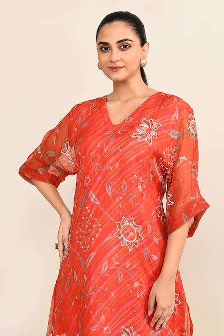 Buy_Archana Shah_Coral Cotton Crystals V-neck Flower Vine Print Kurta Set 