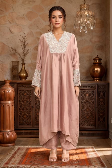 Mrunalini Rao Floral Embroidered Neck Kurta With Pant 