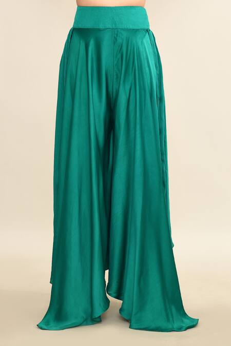 Mrunalini Rao_Green Cotton, Silk, Chiffon Embroidery, Sequins Scoop Floral Veil Kurta Set_Online_at_Aza_Fashions