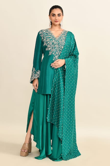 Shop_Mrunalini Rao_Green Cotton, Silk, Chiffon Embroidery, Sequins Scoop Floral Veil Kurta Set_Online_at_Aza_Fashions