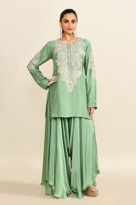 Shop_Mrunalini Rao_Green Silk Embroidery Round Neck Floral Kurta Set_Online_at_Aza_Fashions