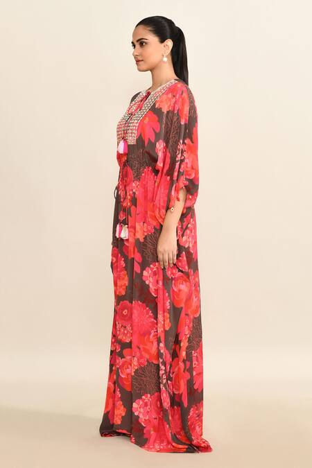 Buy_Archana Shah_Red Cotton Tassels Round Neck Floral Gota Embroidered Kaftan_Online_at_Aza_Fashions
