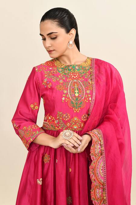 Shop Debyani + CO Magenta Cotton, Chiffon Sequins, Embroidery Round Neck Floral Peplum Kurta Set Shop_Debyani + CO_Magenta Cotton, Chiffon Sequins, Embroidery Round Neck Floral Peplum Kurta Set