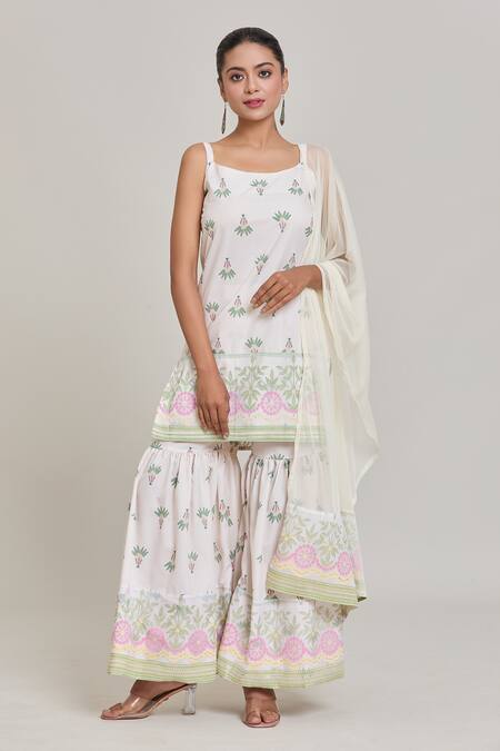 Buy_Samyukta Singhania_Off White Polyester Round Neck Fern Bloom Print Kurti Sharara Set