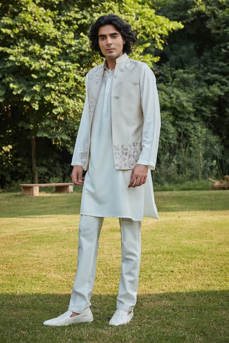 Shop Bohame Green Silk, Tussar Sequins, Beads Mint Embroidered Bundi Kurta Set Online at Aza Fashions Shop_Bohame_Green Silk, Tussar Sequins, Beads Mint Embroidered Bundi Kurta Set_Online_at_Aza_Fashions