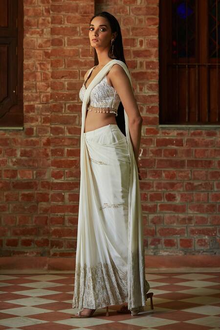 Buy_Bohame_Off White Cotton, Crepe Embroidery Plunge Neck Geometric Pre-draped Saree Set 