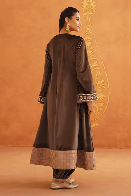 Shop Inej Brown Velvet Sequins, Beads, Tassels Round Neck Floral Embroidered Anarkali Set at Aza Fashions Shop_Inej_Brown Velvet Sequins, Beads, Tassels Round Neck Floral Embroidered Anarkali Set _at_Aza_Fashions