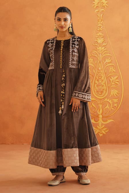 Inej Brown Velvet Sequins, Beads, Tassels Round Neck Floral Embroidered Anarkali Set Online at Aza Fashions Inej_Brown Velvet Sequins, Beads, Tassels Round Neck Floral Embroidered Anarkali Set _Online_at_Aza_Fashions