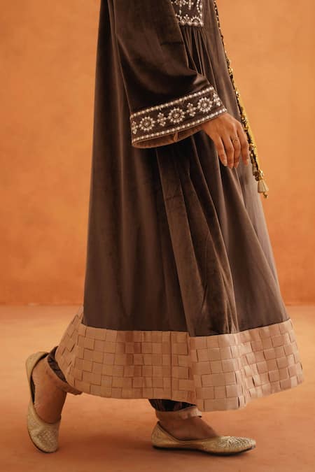 Inej Brown Velvet Sequins, Beads, Tassels Round Neck Floral Embroidered Anarkali Set at Aza Fashions Inej_Brown Velvet Sequins, Beads, Tassels Round Neck Floral Embroidered Anarkali Set _at_Aza_Fashions