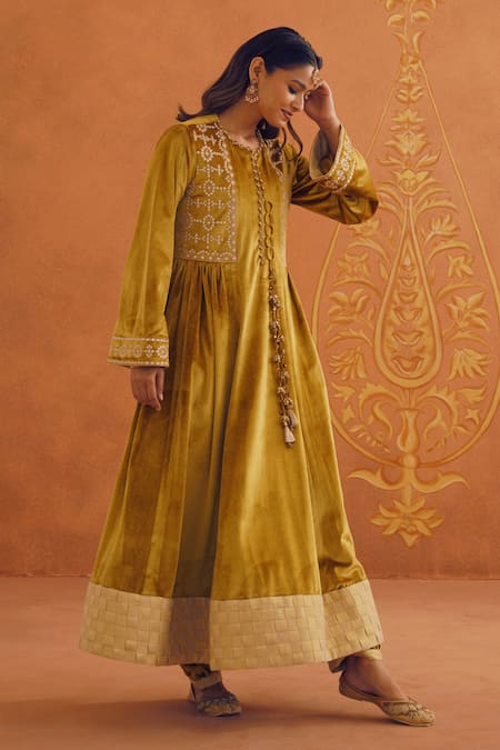 Buy_Inej_Yellow Velvet Tassels, Beads, Sequins Round Neck Floral Embroidered Anarkali Set _Online_at_Aza_Fashions