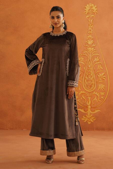 Buy_Inej_Brown Velvet Embroidery, Tassels Round Neck Floral Kurta Set _Online_at_Aza_Fashions