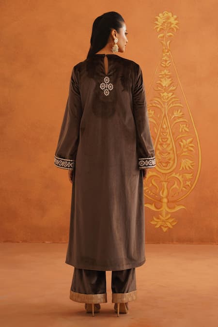 Shop_Inej_Brown Velvet Embroidery, Tassels Round Neck Floral Kurta Set _at_Aza_Fashions