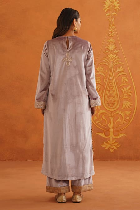 Inej Floral Embroidered Velvet Kurta Set 