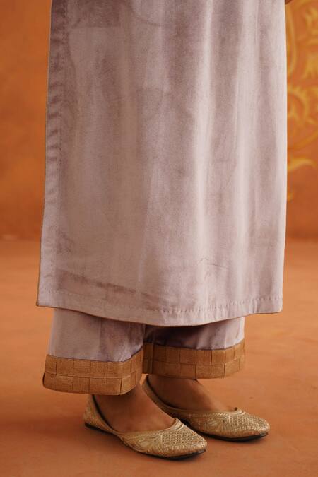 Shop_Inej_Purple Velvet Embroidery, Tassels Round Neck Floral Kurta Set 