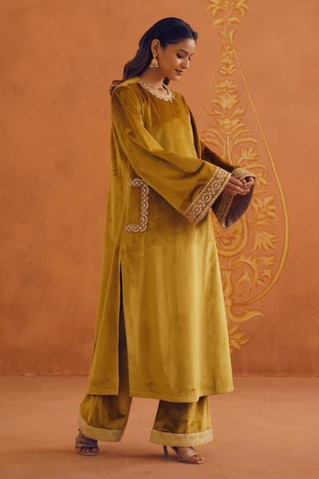 Buy_Inej_Yellow Velvet Embroidery, Tassels Round Neck Floral Kurta Set _Online_at_Aza_Fashions