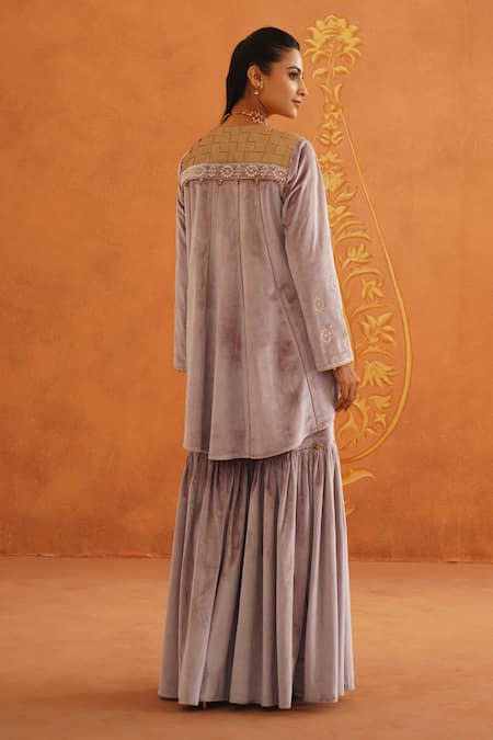 Inej Floral Bead Embroidered Kurta Set 