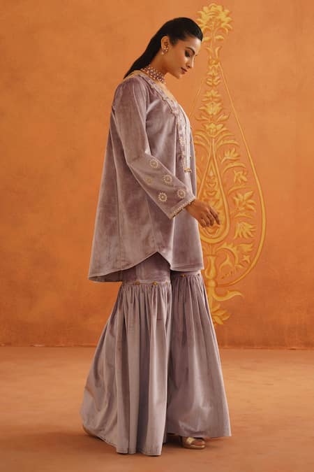 Shop_Inej_Purple Velvet Beads, Embroidery V-neck Floral Kurta Set _Online_at_Aza_Fashions
