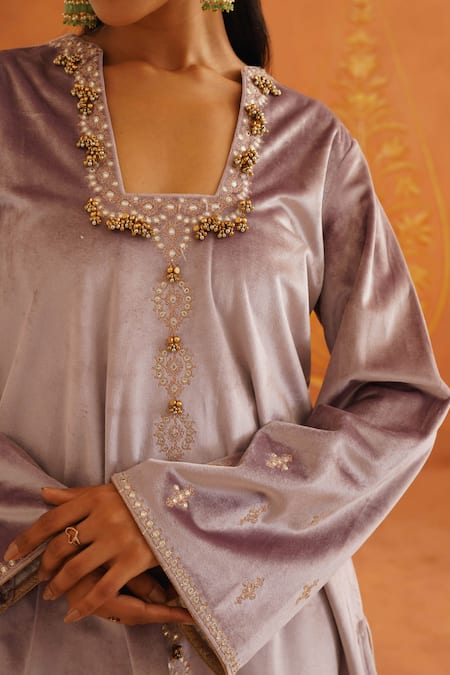Buy_Inej_Purple Velvet Embroidery Square Neck Floral Tunic And Pant Set _Online_at_Aza_Fashions