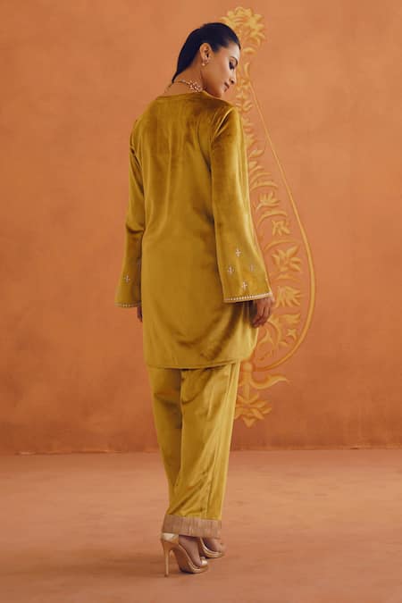 Inej Floral Embroidered Velvet Tunic & Pant Set 