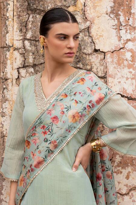 Karaj Jaipur_Green Silk, Cotton, Organza Beads, Embroidery V-neck Floral Kurta Set _Online_at_Aza_Fashions