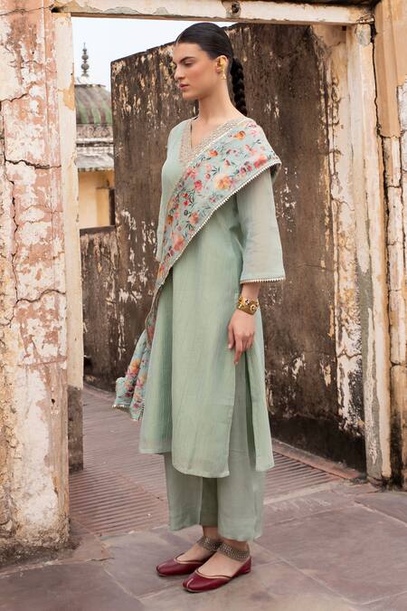 Buy_Karaj Jaipur_Green Silk, Cotton, Organza Beads, Embroidery V-neck Floral Kurta Set _Online_at_Aza_Fashions