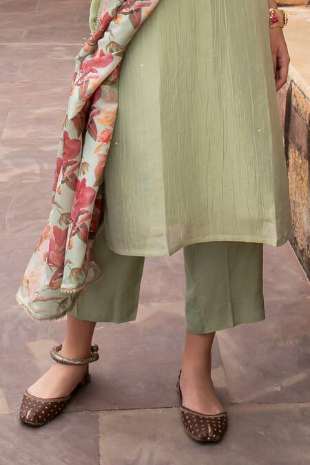 Karaj Jaipur Green Crepe, Cotton, Organza Floral Printed Dupatta And Embroidered Kurta Set Online at Aza Fashions Karaj Jaipur_Green Crepe, Cotton, Organza Floral Printed Dupatta And Embroidered Kurta Set _Online_at_Aza_Fashions