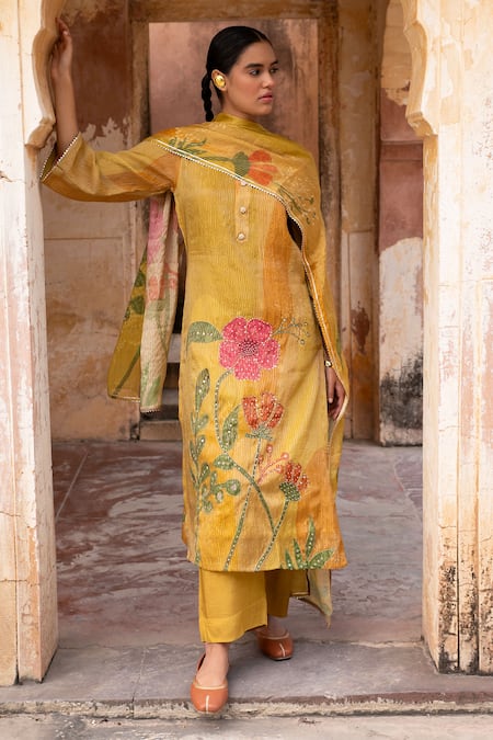 Karaj Jaipur Yellow Cotton, Organza Mirrors, Embroidery Split V-neck Floral Zari Kurta Set Online at Aza Fashions Karaj Jaipur_Yellow Cotton, Organza Mirrors, Embroidery Split V-neck Floral Zari Kurta Set _Online_at_Aza_Fashions