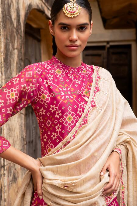 Karaj Jaipur Pink Chanderi, Cotton Tassels Bandeau Neck Patola Print Kurta Set Online at Aza Fashions Karaj Jaipur_Pink Chanderi, Cotton Tassels Bandeau Neck Patola Print Kurta Set _Online_at_Aza_Fashions