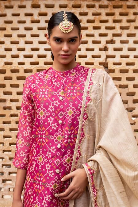 Shop Karaj Jaipur Pink Chanderi, Cotton Tassels Bandeau Neck Patola Print Kurta Set Online at Aza Fashions Shop_Karaj Jaipur_Pink Chanderi, Cotton Tassels Bandeau Neck Patola Print Kurta Set _Online_at_Aza_Fashions
