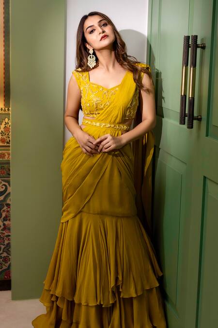 Buy_Dajwaree_Green Organza, Georgette Cut Work, Floral Cutdana Pre-draped Saree Set 