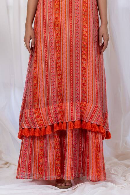 Lavina Sippy_Orange Chanderi Tassels, Sequins Round Neck Abstract Print Kurta Set _Online_at_Aza_Fashions
